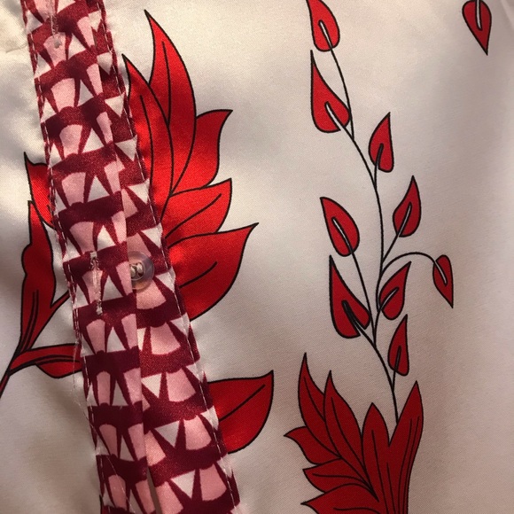 Silky Blouse - Picture 3 of 4